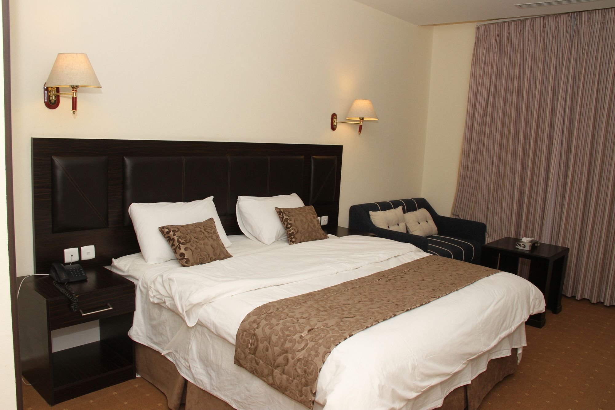 Jeddah Palace Hotel 安曼 外观 照片